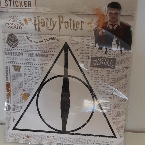 Harry Potter Wizarding World Sticker - Picture 3 of 3